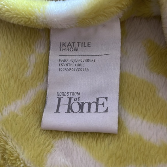Nordstrom throw - Picture 2 of 3